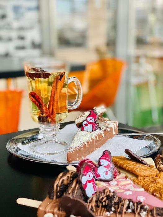 AeroCafe Hotel Partizánske Eksteriør billede