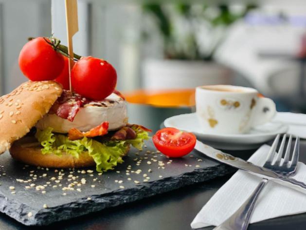 AeroCafe Hotel Partizánske Eksteriør billede