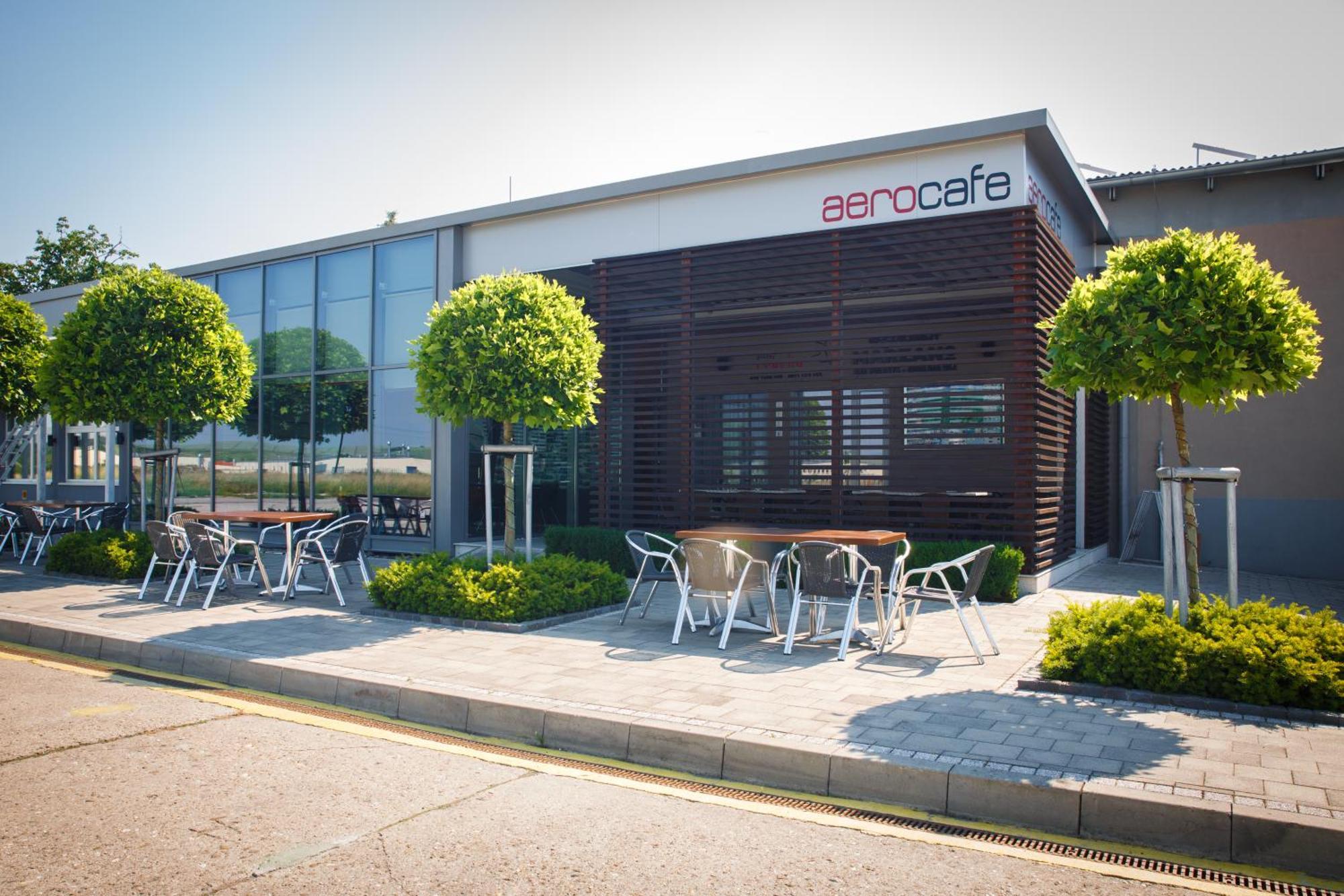 AeroCafe Hotel Partizánske Eksteriør billede