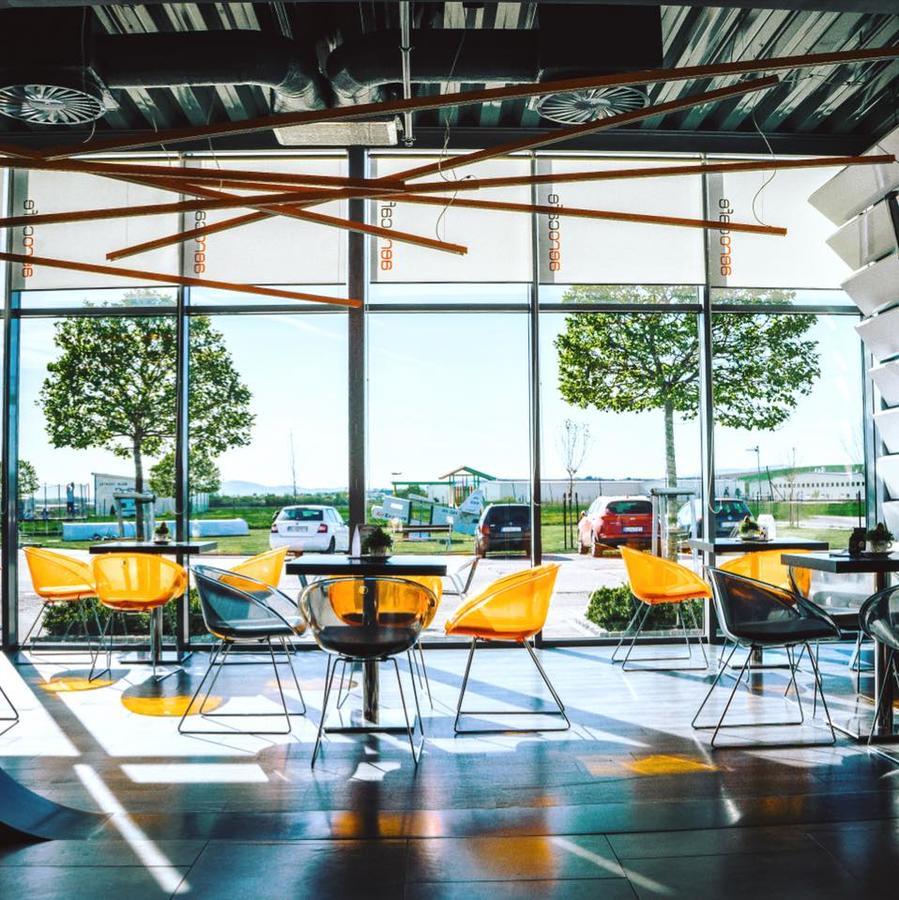 AeroCafe Hotel Partizánske Eksteriør billede